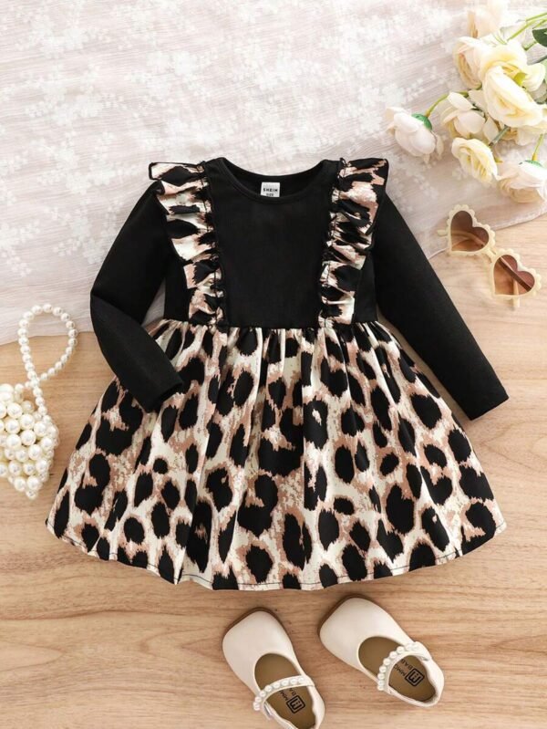 Vestido de manga larga con dobladillo de volantes, con diseño de leopardos