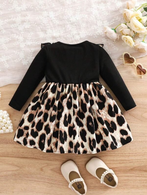 Vestido de manga larga con dobladillo de volantes, con diseño de leopardos - Imagen 2