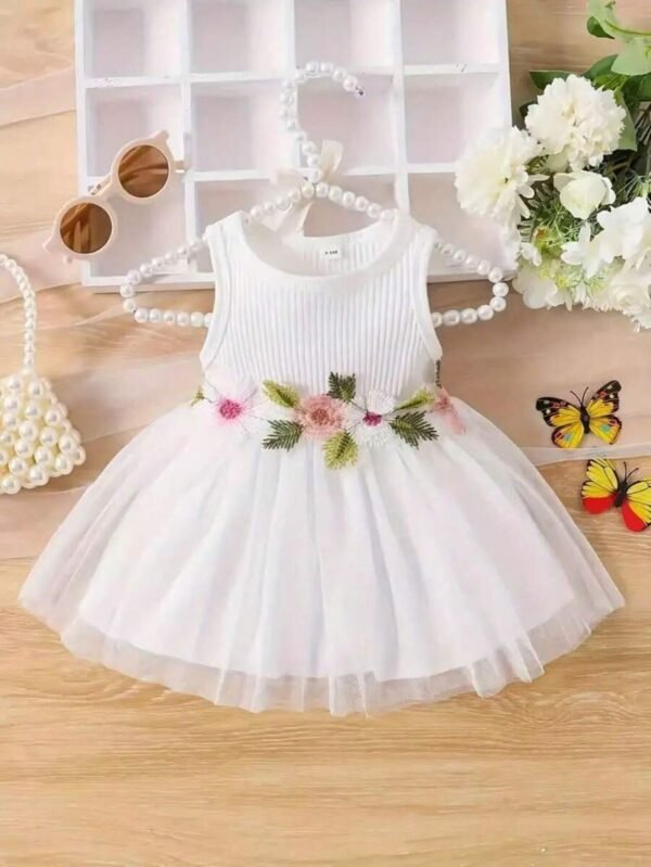 Vestido de línea A sin mangas, elegante y lindo, con diseño floral y contraste de malla