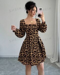 Vestido midi de mujer elegante de unicolor con cuello cuadrado