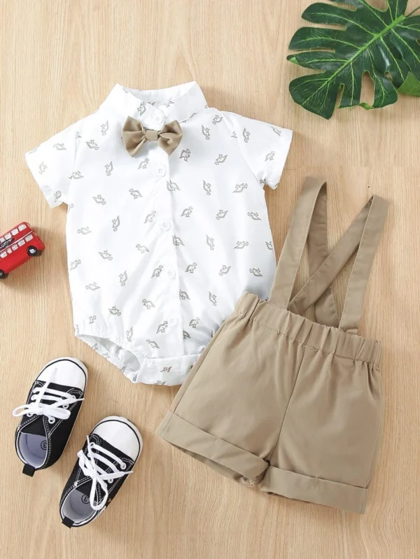 Body camisero con estampado de dinosaurio con lazo delantero & Shorts tirantes