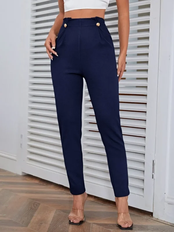 Pantalones de talle alto con diseño de botón