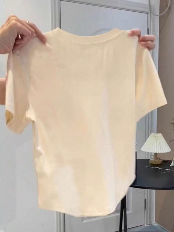Camiseta ajustada de manga corta y cuello redondo con estampado de paisaje simple - Imagen 2
