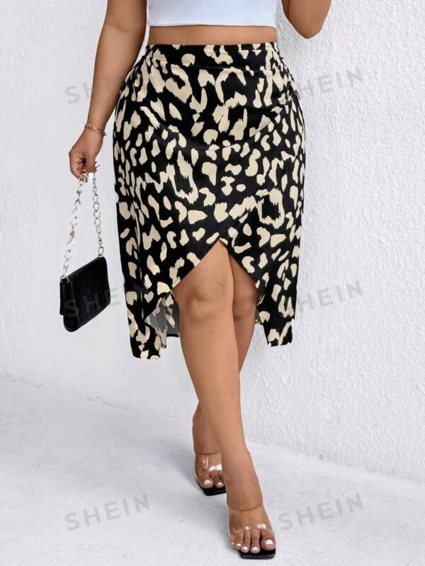 Falda mini con estampado total para talla grande