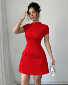 Vestido corto negro minimalista de manga corta para dama