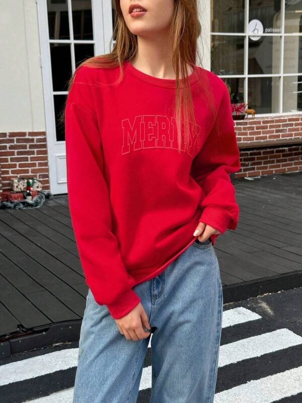 Sudadera holgada de felpa con hombros caídos y letras en relieve