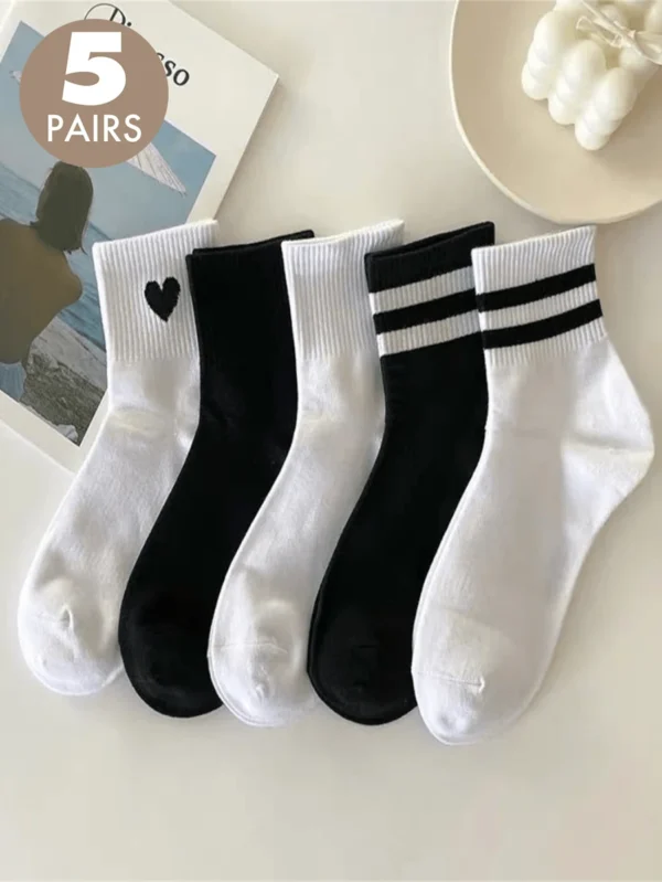 5 pares de calcetines tipo tripulación blancos y negros