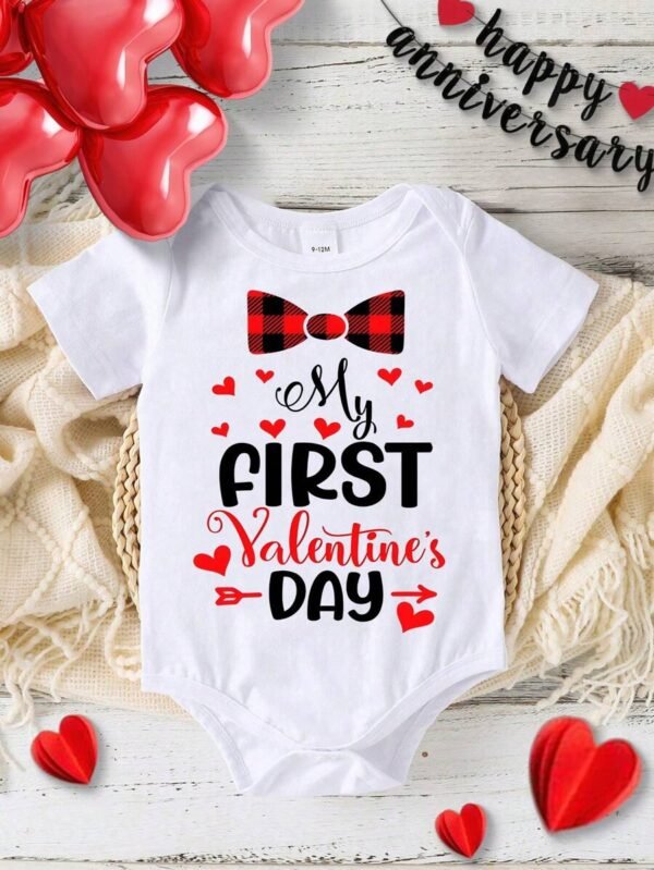 Pelele de bebé niño con estampado simple de corazón