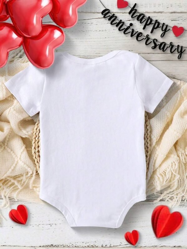 Pelele de bebé niño con estampado simple de corazón - Imagen 2