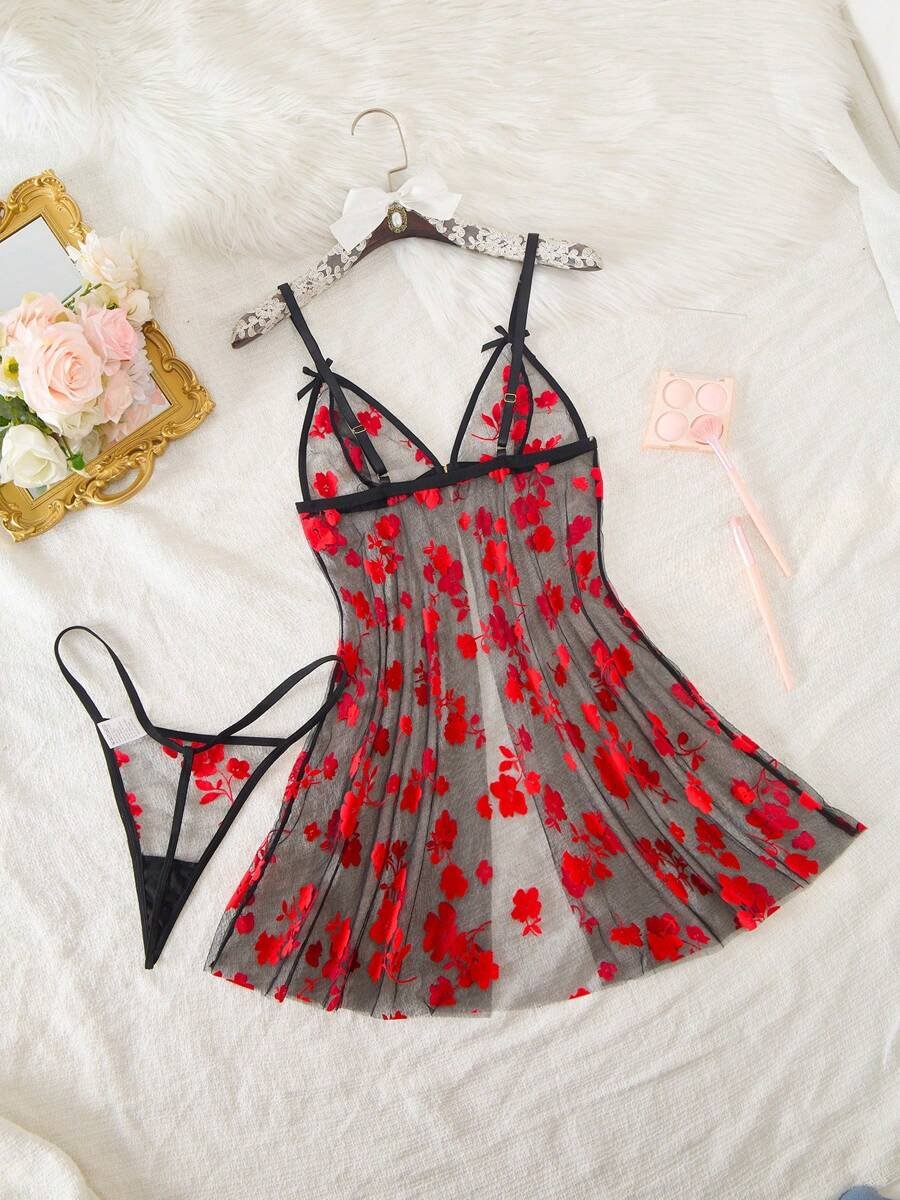 Conjunto de lencería de mujer con vestido de malla con adorno floral y tanga - Imagen 2