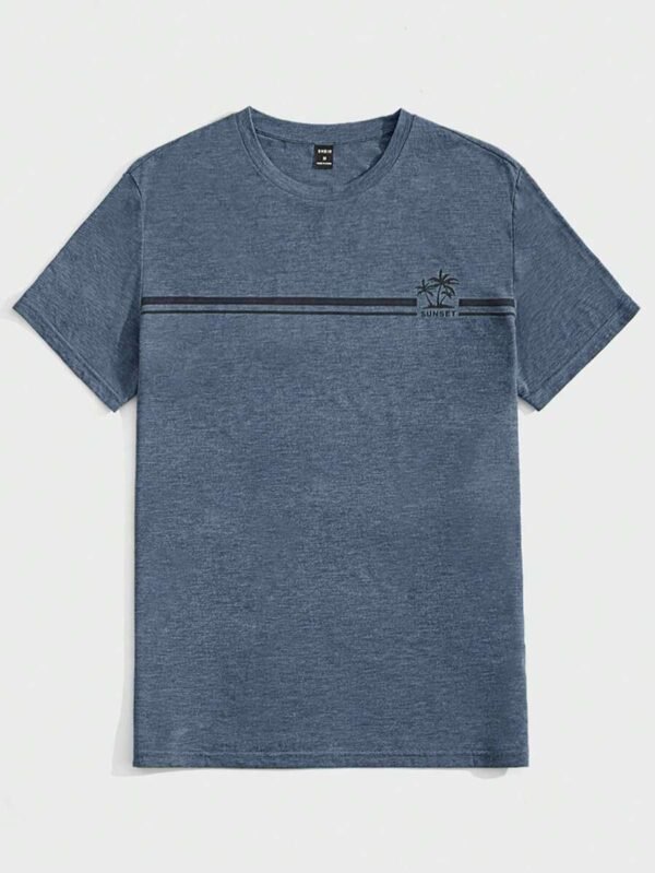 Camiseta con estampado tropical de rayas