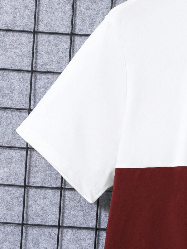 Camiseta Con Impresión De Letras Y Bloques De Color - Imagen 3