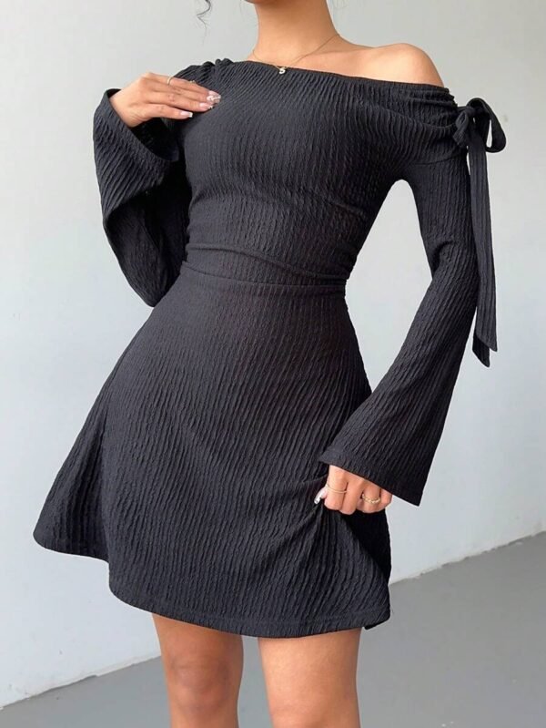 Vestido casual de primavera con textura elegante y atadura en el hombro - Imagen 3