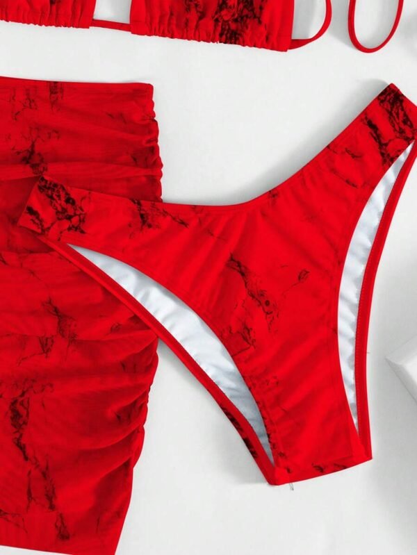 Bañador bikini triángulo halter con estampado de mármol con falda de playa - Imagen 3