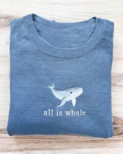 Camiseta cómoda con bordado de ballena