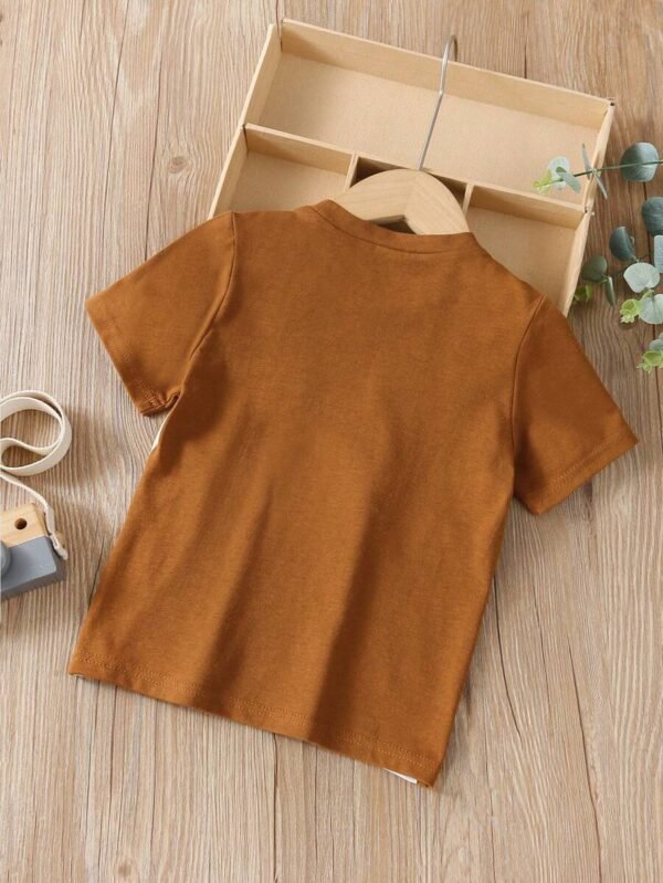 Playera Gráfica Para Niño Con Letras Y Costura - Imagen 2