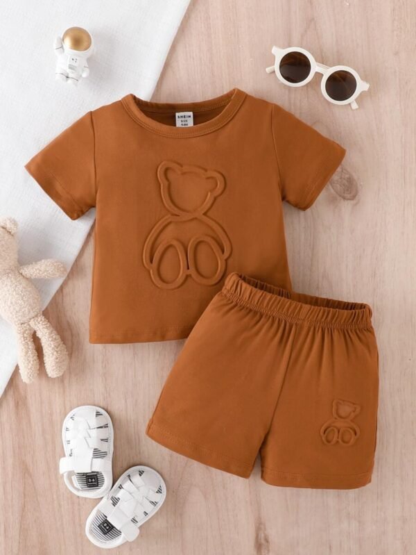 Conjunto de camiseta y pantalón corto con textura