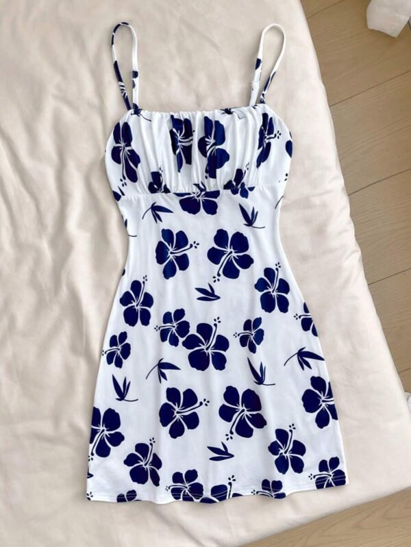 Vestido cami adorable con estampado floral azul sobre blanco - Imagen 3