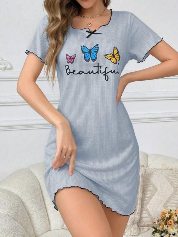 Vestido de pijama de verano con manga corta con estampado de mariposa