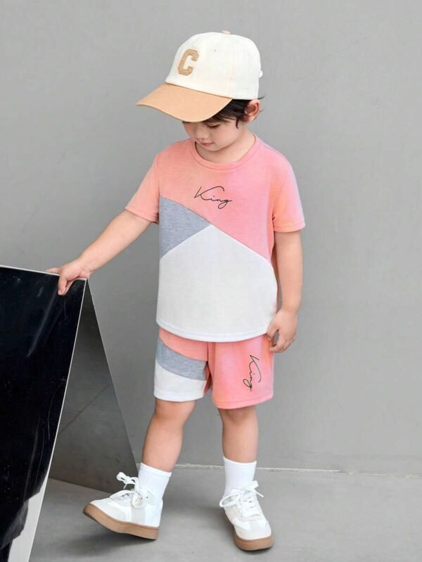 Camiseta De Cuello Redondo Con Bloques De Color Y Shorts Con Impresión De Letras