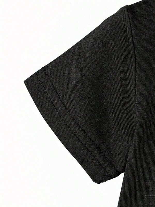 camiseta de manga corta con cuello con estampado de araña, y pantalones cortos - Imagen 3
