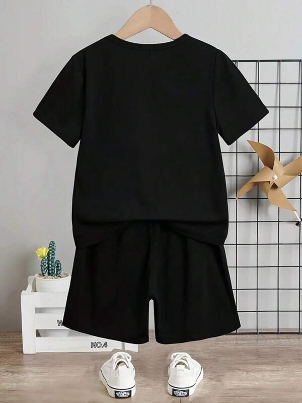 camiseta de manga corta con cuello con estampado de araña, y pantalones cortos - Imagen 2