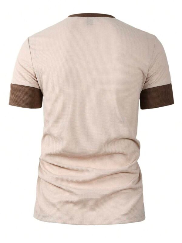 Camiseta casual de manga corta con media vista de abotonadura - Imagen 2