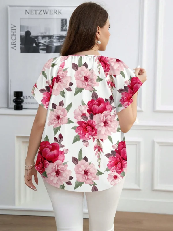 Blusa holgada de manga corta con cuello redondo y estampado de rosas - Imagen 2