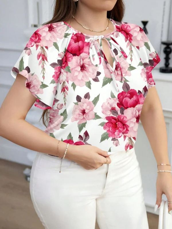 Blusa holgada de manga corta con cuello redondo y estampado de rosas - Imagen 3