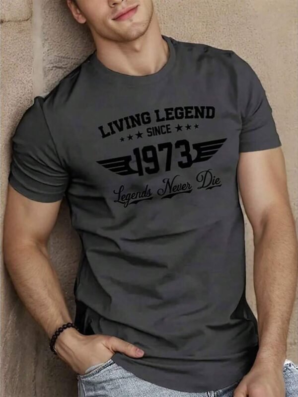 Camiseta casual de ajuste entallado con cuello redondo y manga corta