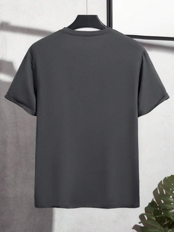 Camiseta casual de ajuste entallado con cuello redondo y manga corta - Imagen 2