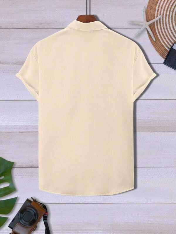 Camisa casual de manga corta con botones y estampado geométrico - Imagen 2