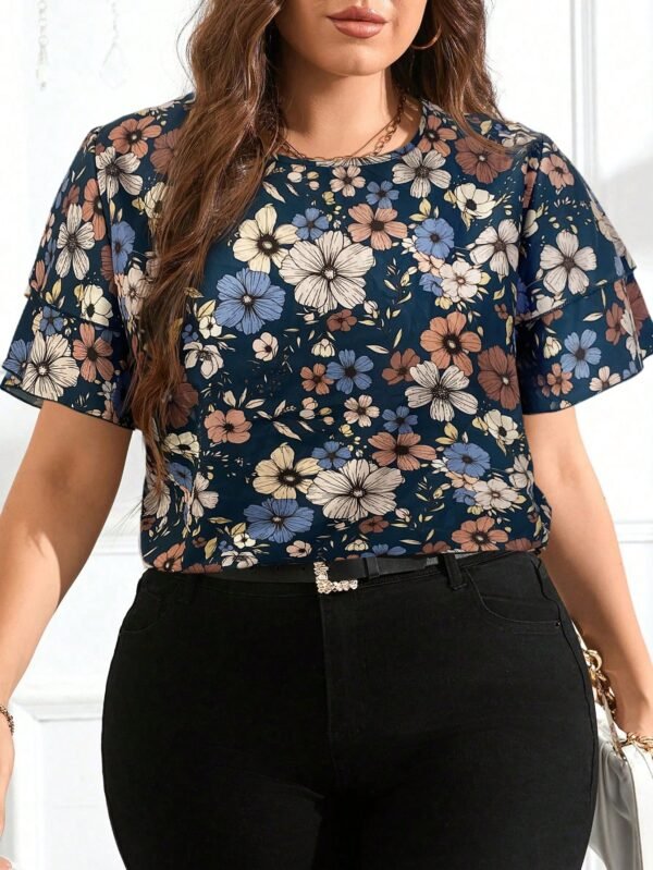 Blusa con manga impresa, dobladillo con doble volante