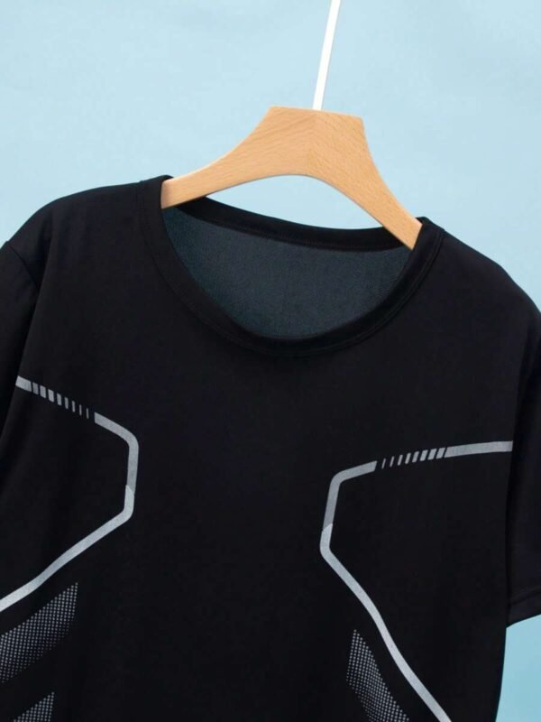 conjunto de camiseta de manga corta y pantalones cortos deportivos - Imagen 3