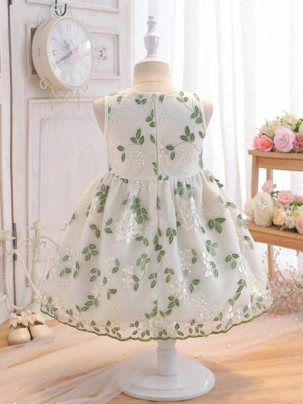 Vestido de línea A sin mangas con bordado y malla - Imagen 2