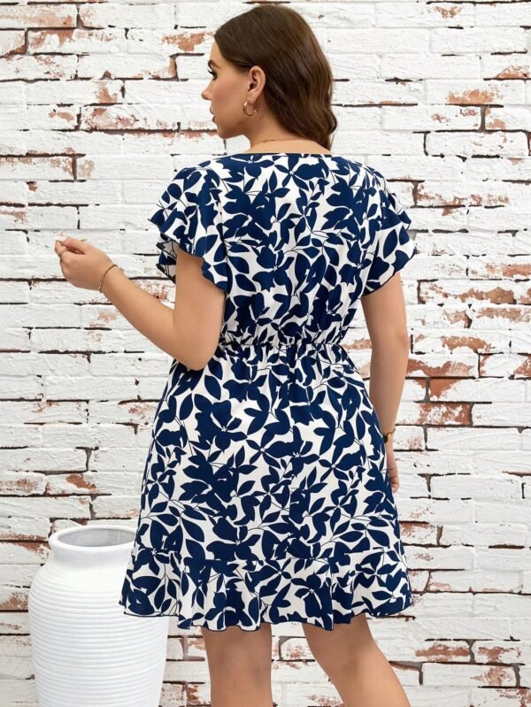 Vestido mini casual de manga corta con cuello redondo - Imagen 2