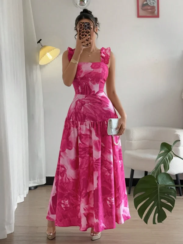 Vestido camisero sin mangas con cintura ceñida, cuello cuadrado y volantes