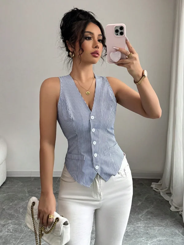 Camiseta de tirantes de mujer minimalista y de rayas con cuello en V