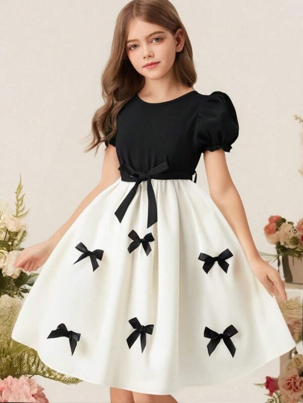 Vestido lindo con cuello redondo, mangas cortas abullonadas