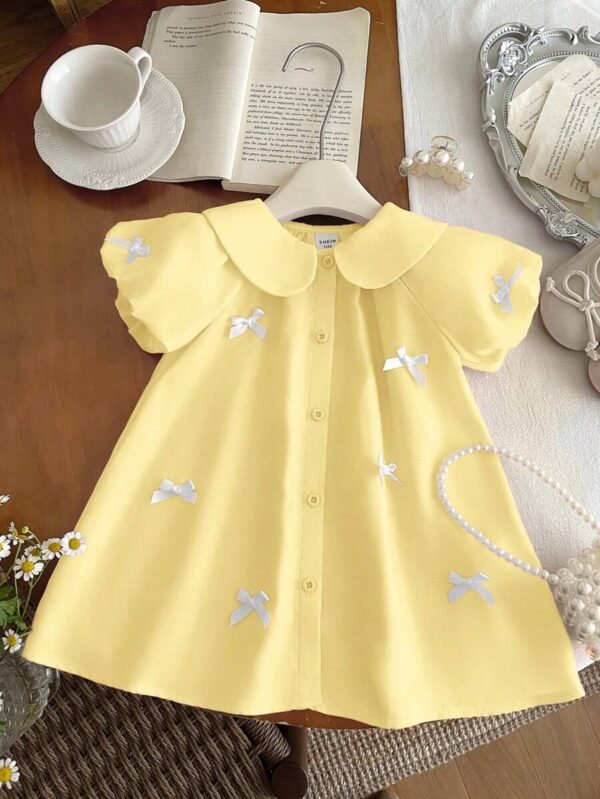 Vestido de manga corta con cuello Peter Pan, moño y estampado lindo amarillo