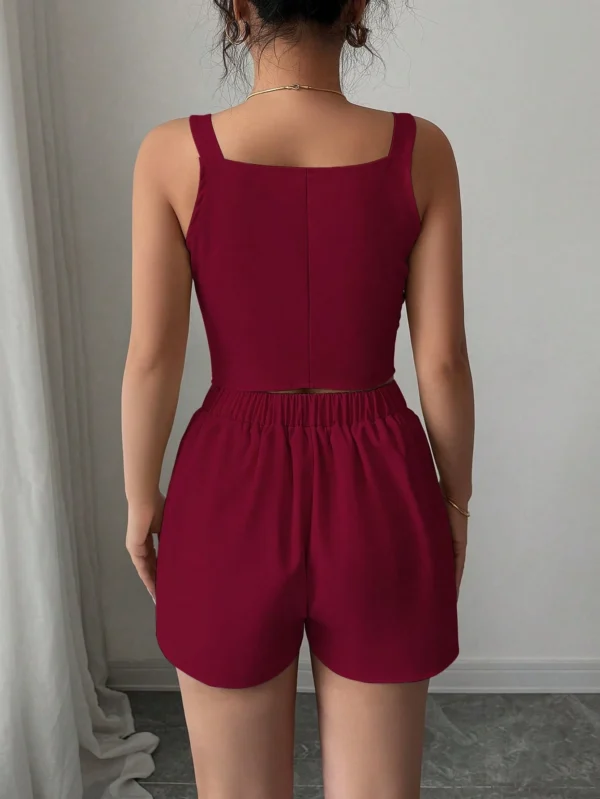 Blusa top con abertura y botones delanteros  Y pantalones cortos - Imagen 2