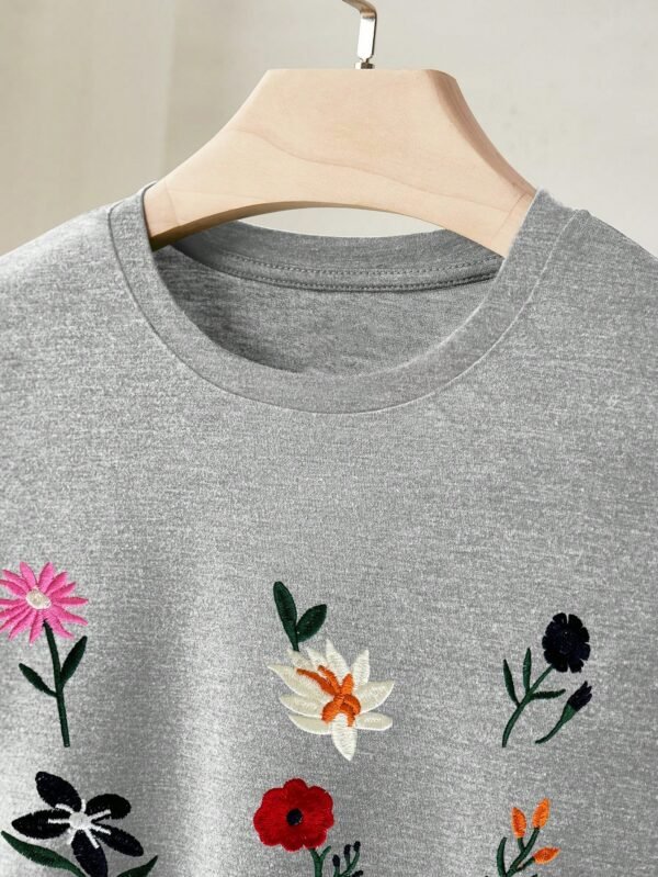 Camiseta de manga corta, cuello redondo y ajuste regular - Imagen 3