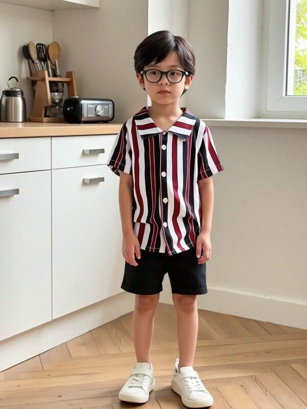 Chico joven con estampado de rayas Camisa & Shorts - Imagen 3