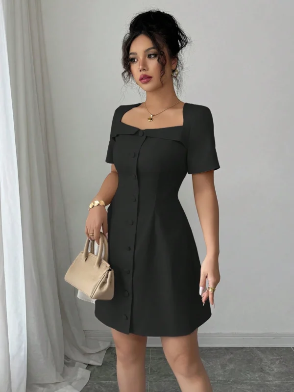 Vestido mini con manga corta, de línea A, con cintura abotonada - Imagen 3