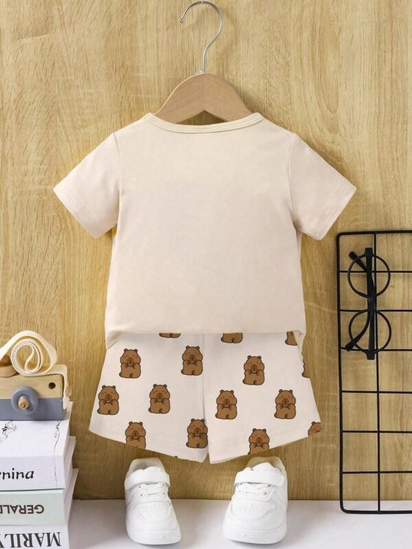 Conjunto informal de camiseta y pantalones cortos con estampado - Imagen 2
