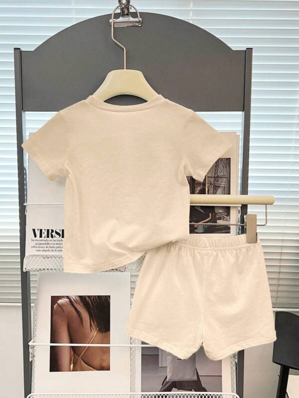 Camiseta de manga corta con estampado de letras y osos y pantalones cortos - Imagen 2