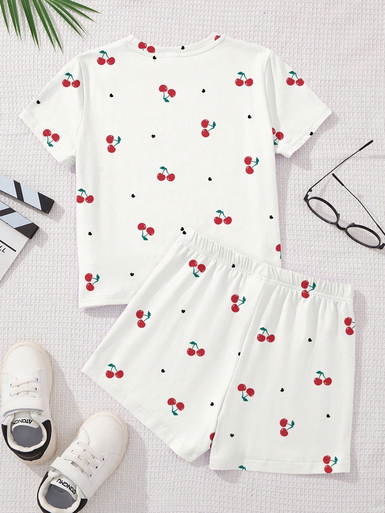 Conjunto informal de 2 piezas con estampado de cerezas en forma de corazón - Imagen 2
