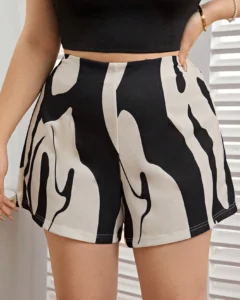 Short de tela de punto elástica con estampado asimétrico