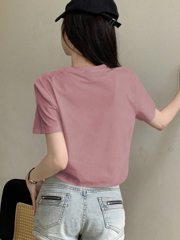 Camiseta corta de manga corta con cuello redondo y estilo patchwork - Imagen 2