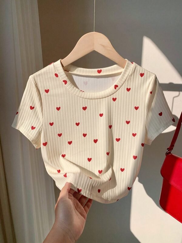 Camiseta de manga corta informal de mujer con estampado de corazón